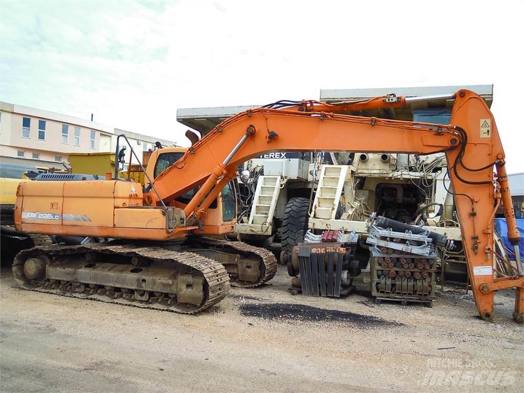 Doosan DX225LC Excavatoare pe șenile
