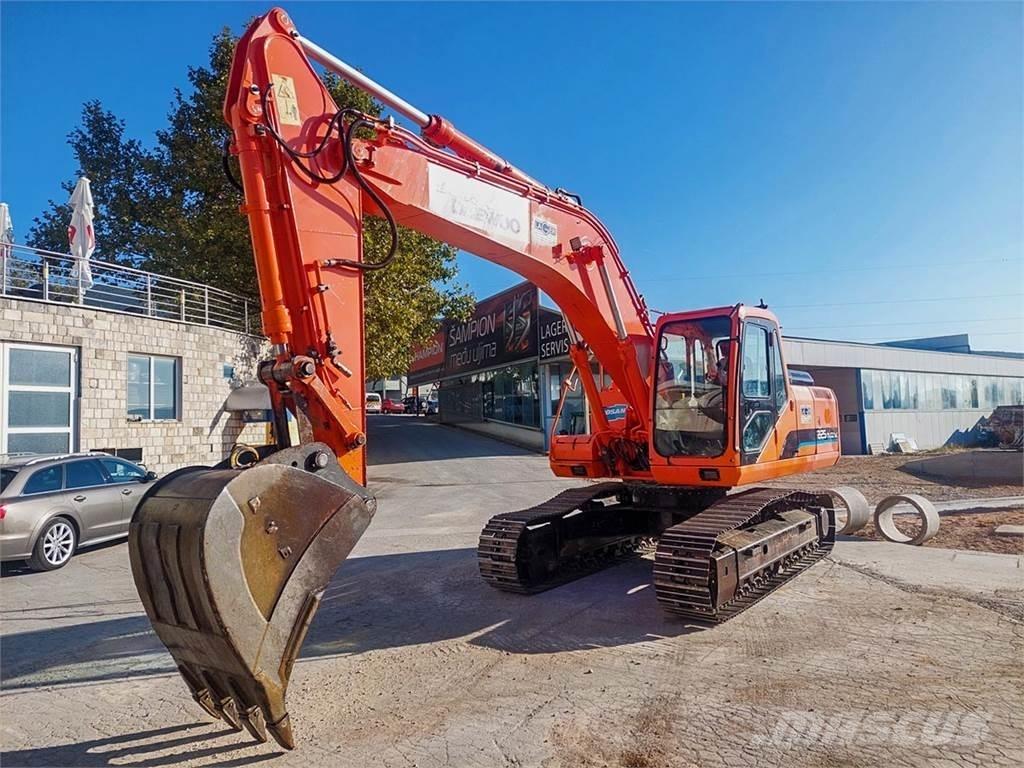 Doosan SOLAR 225NLC-V Excavatoare pe șenile
