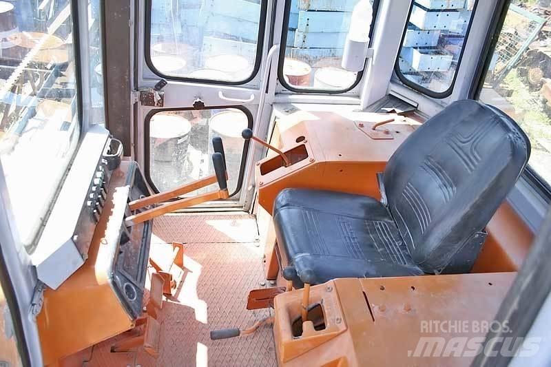 Fiat-Hitachi FD 20 Buldozere pe senile