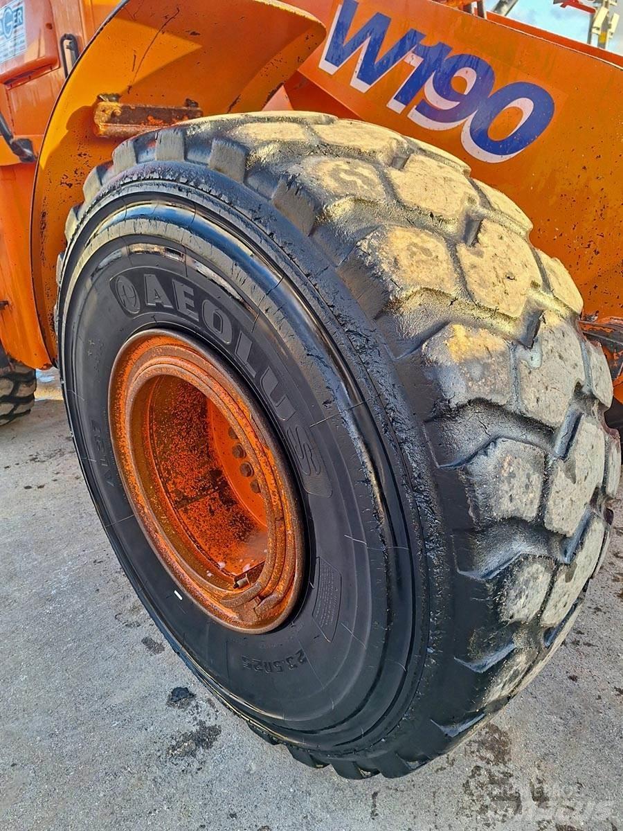 Fiat-Kobelco W190 Incarcator pe pneuri