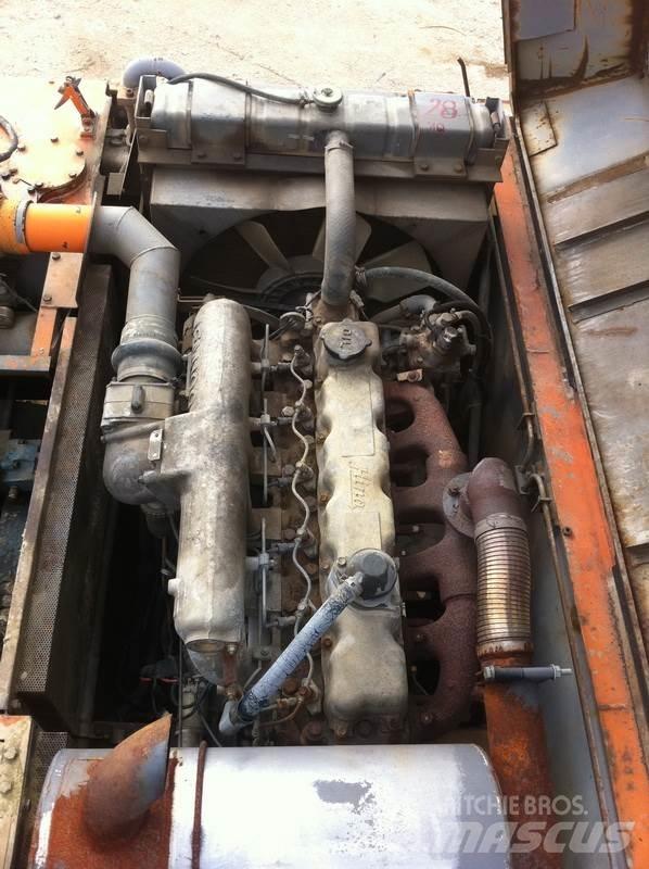 Hitachi UH 103 Excavatoare pe șenile
