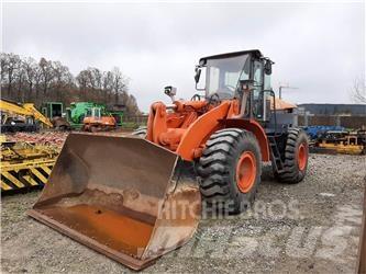 Hitachi ZW220 Incarcator pe pneuri
