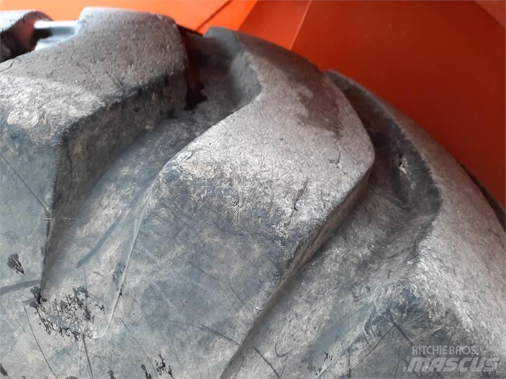 Hitachi ZW220 Incarcator pe pneuri