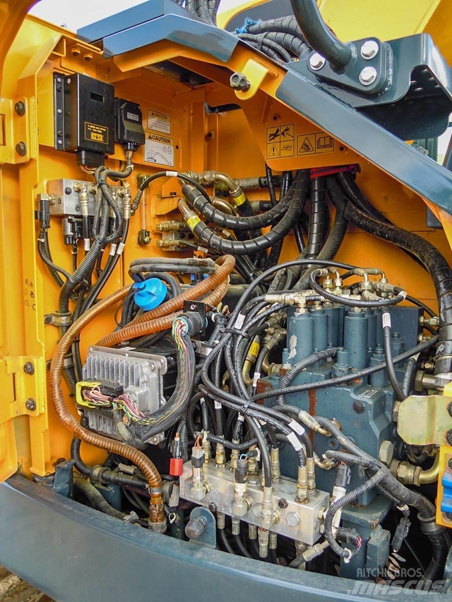 Hyundai HX145LCR Excavatoare pe șenile
