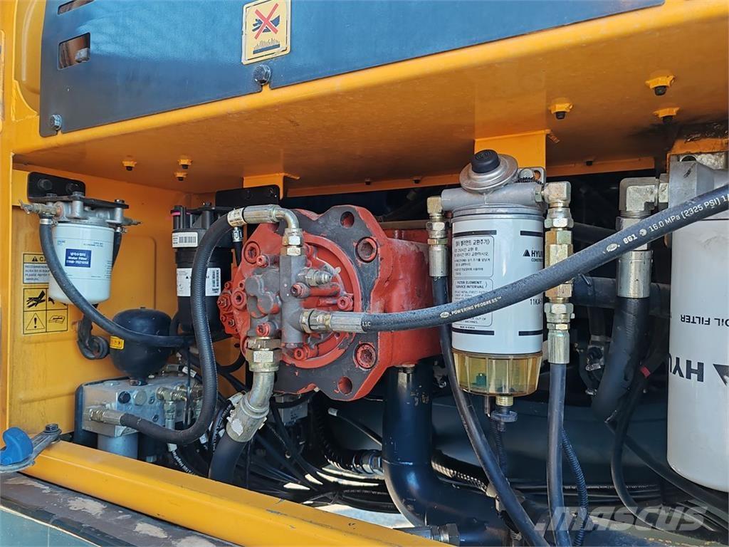 Hyundai HX330L Excavatoare pe șenile
