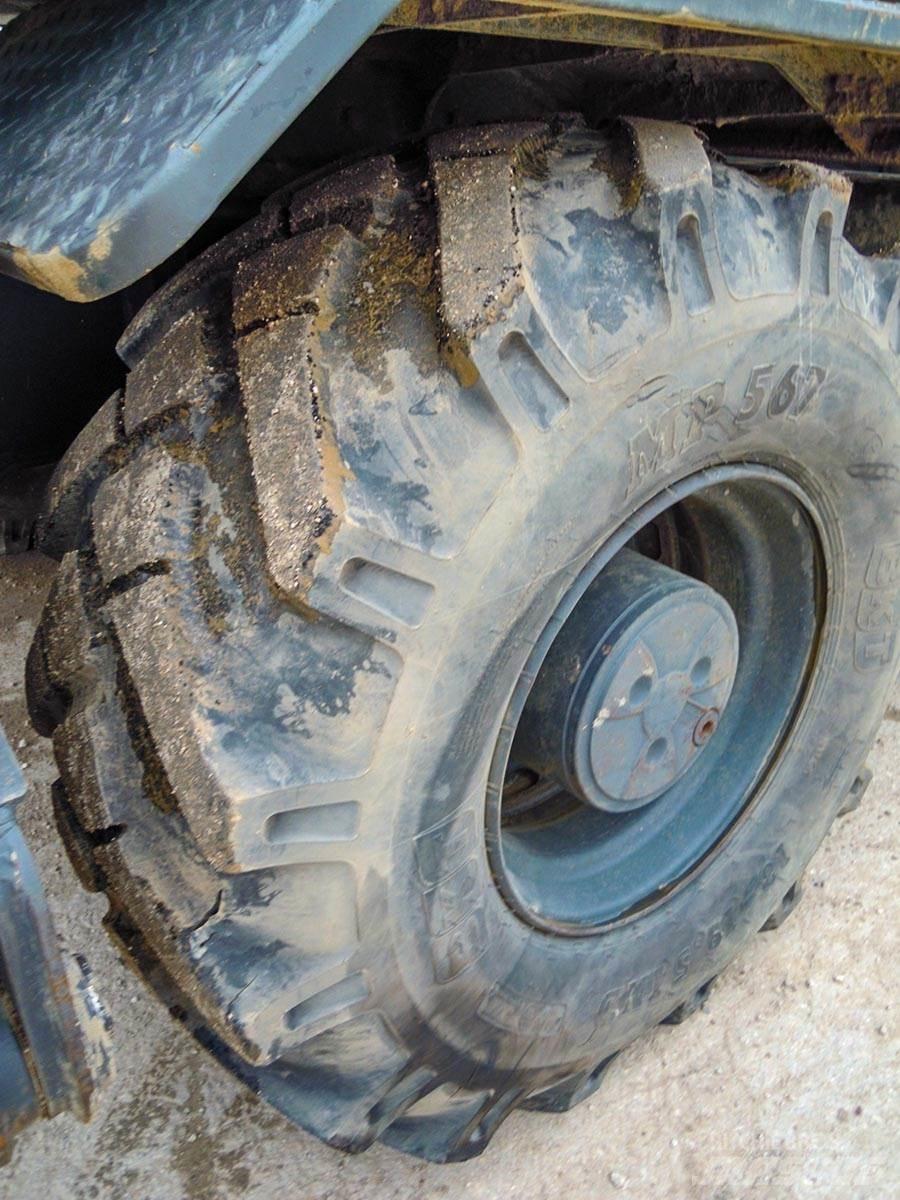 Hyundai R140W-9 Excavatoare cu roti
