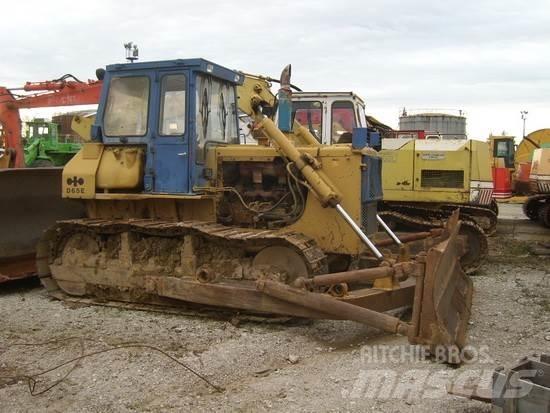 Komatsu D65E-8 Buldozere pe senile