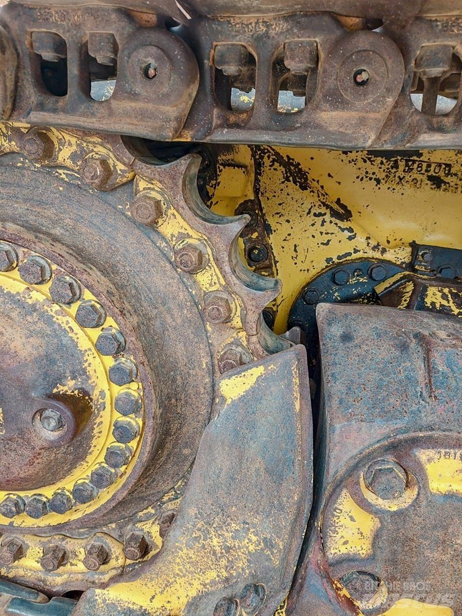 Komatsu D65PX-17 Buldozere pe senile