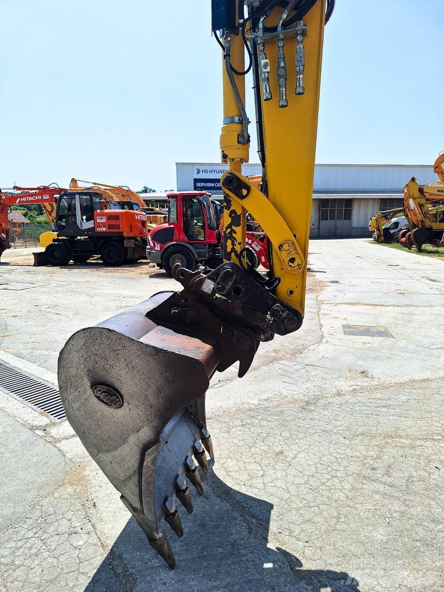 Komatsu PW118MR-8 Excavatoare cu roti