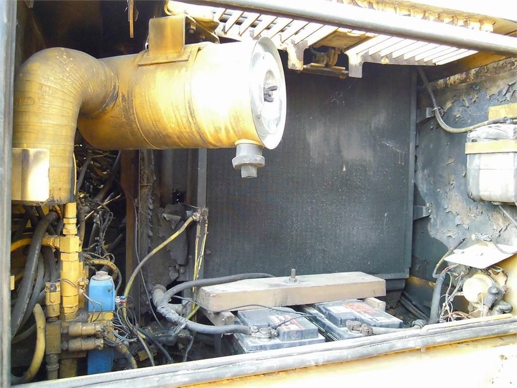 Komatsu PW170ES-6K Excavatoare cu roti