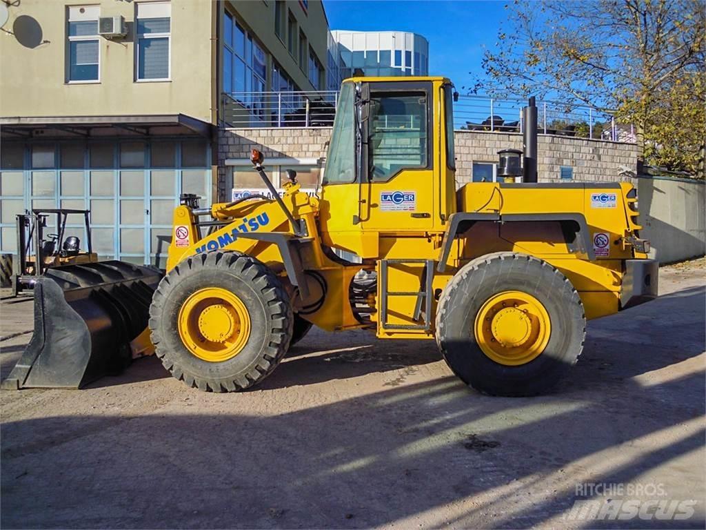 Komatsu WA270 Incarcator pe pneuri
