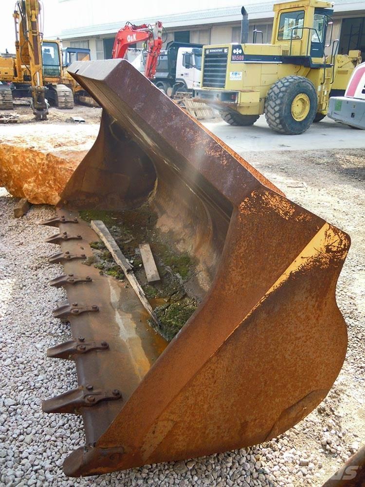 Komatsu WA500-1 Incarcator pe pneuri