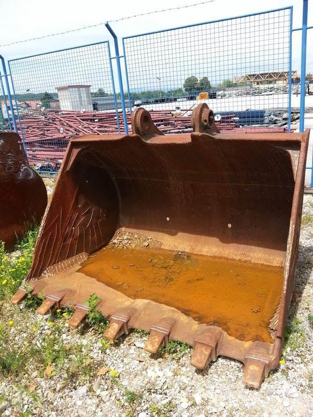  KORPA / BUCKET 1350mm Utilaje construcții - Altele