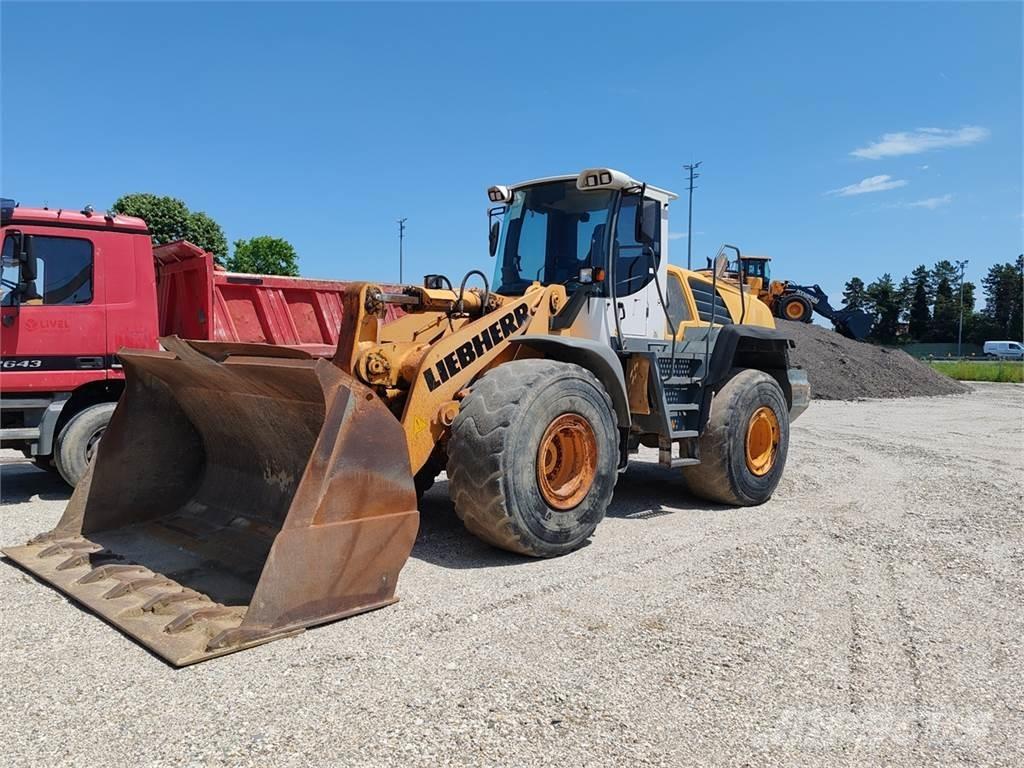 Liebherr L566 Incarcator pe pneuri