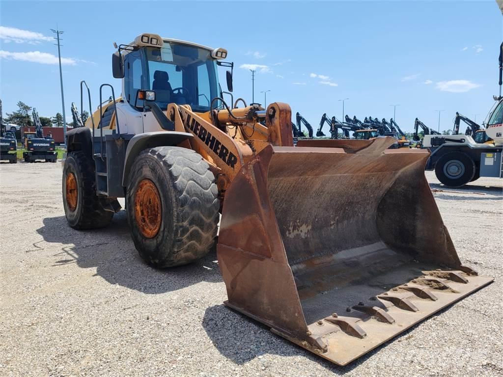 Liebherr L566 Incarcator pe pneuri