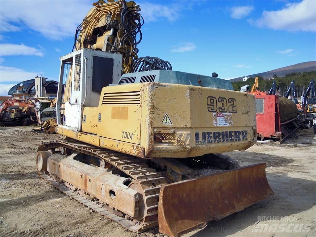 Liebherr R932 T Excavatoare pe șenile
