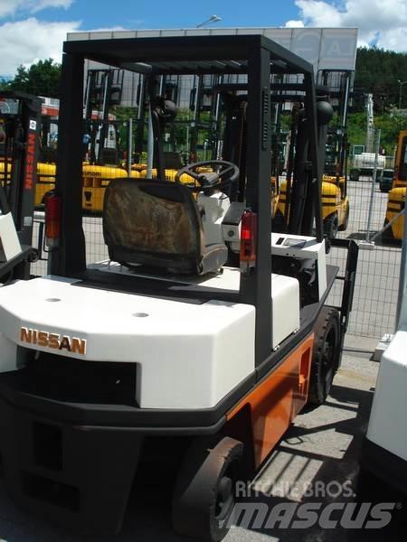 Nissan NH02M20 Strivuitoare-altele