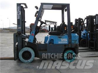 Nissan NJ01A15 Stivuitor GPL