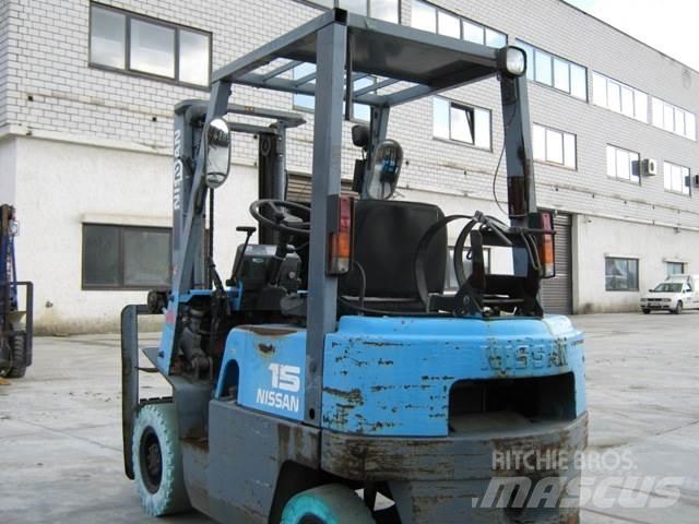 Nissan NJ01A15 Stivuitor GPL