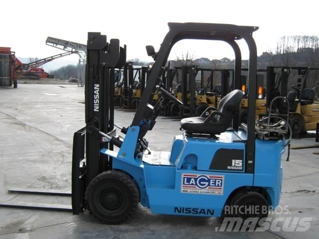 Nissan PJ01A15 Stivuitor GPL