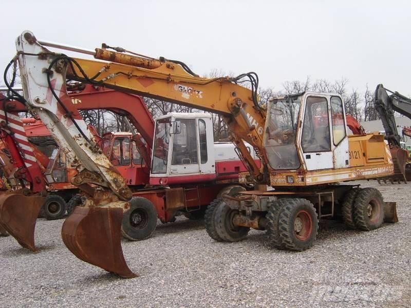 O&K MH6 Excavatoare cu roti