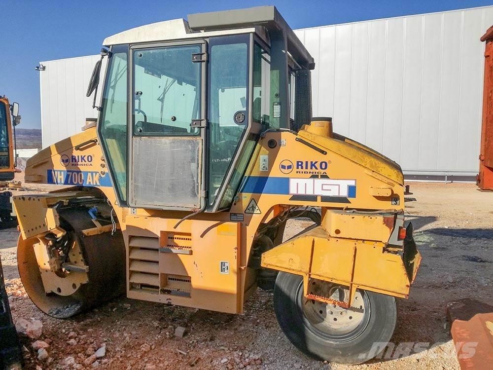 Stavostroj STA VH 700 AK Cilindri compactori dubli
