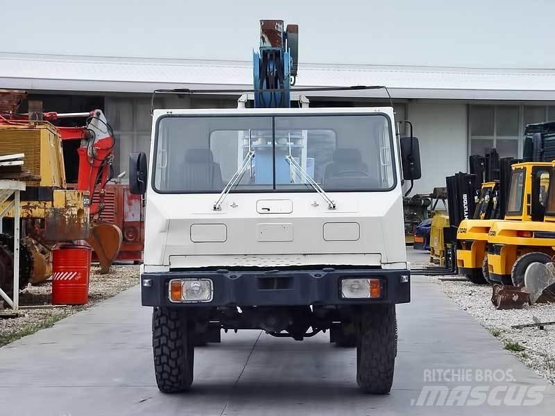  TCMMULTI . Nacele cu brat articulat