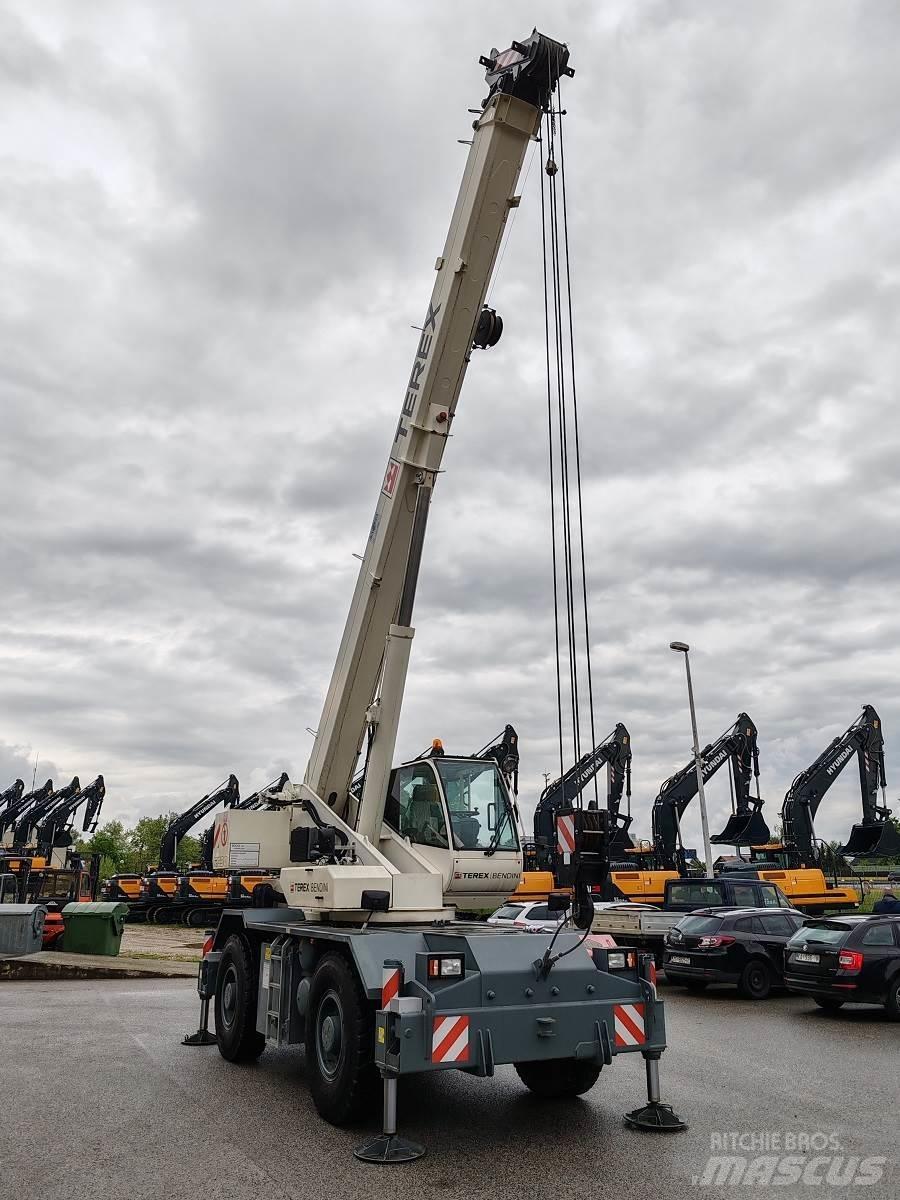 Terex RC30 Macara teren accidentat