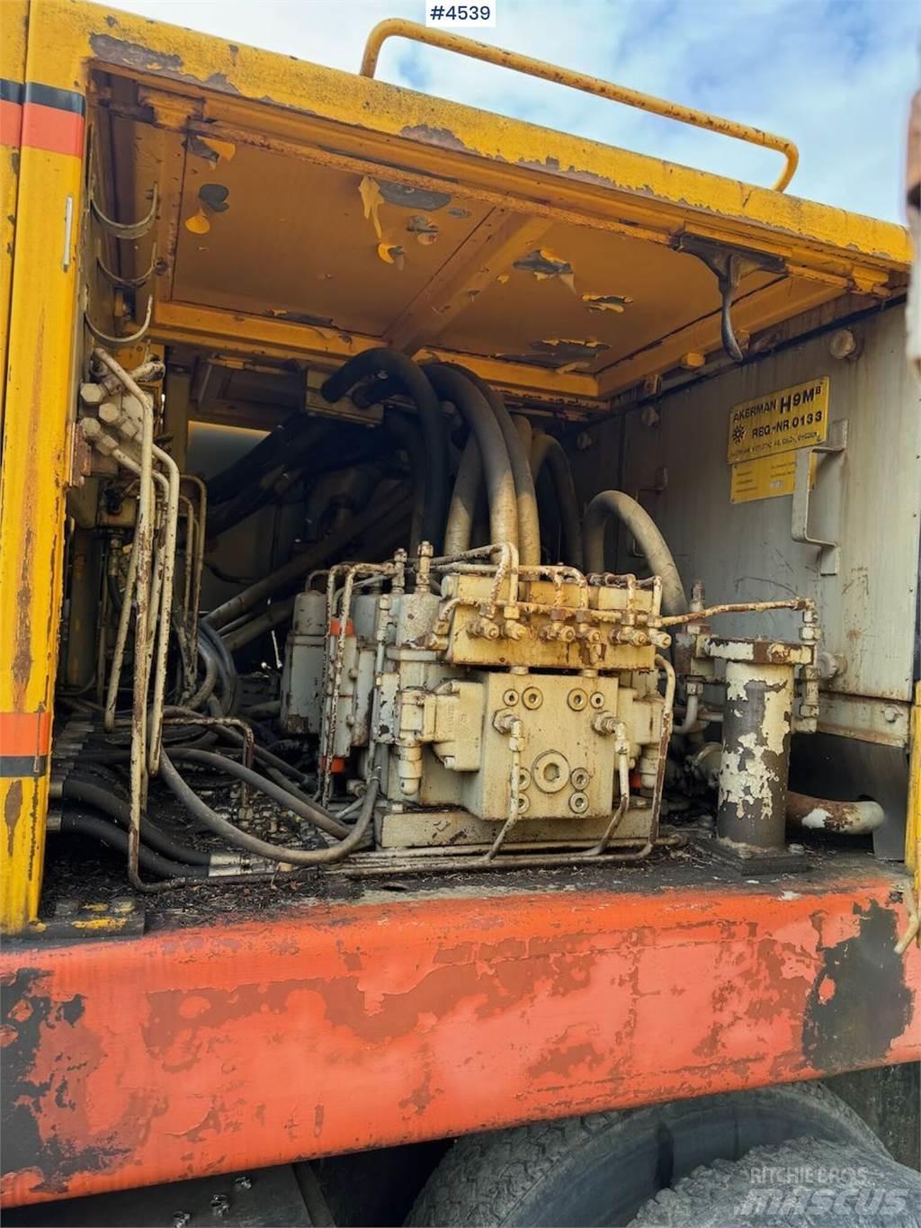 Åkerman H9 Excavatoare pe șenile
