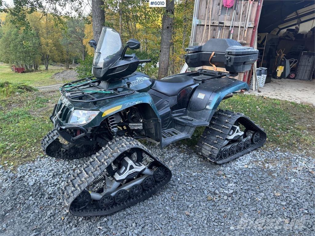 Arctic Cat 700 ATV-uri