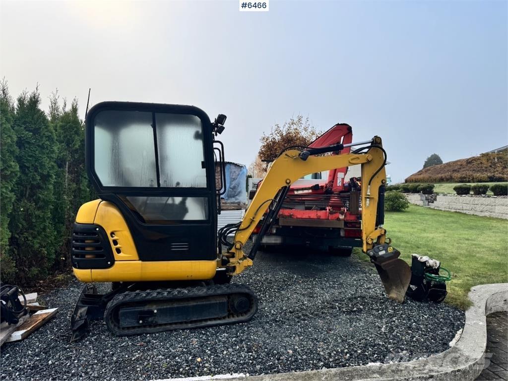 CAT 301.8 Excavatoare pe șenile
