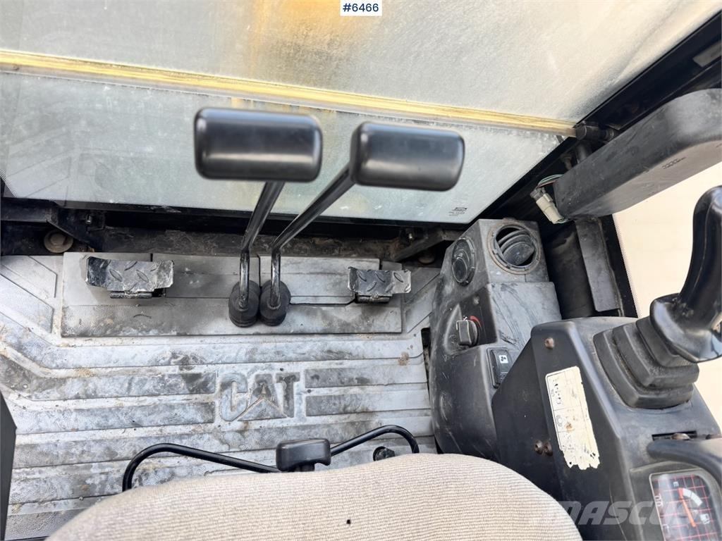 CAT 301.8 Excavatoare pe șenile
