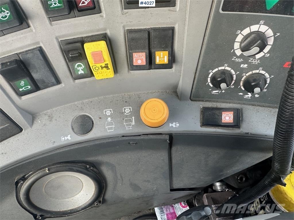 CLAAS Arion 640 Tractoare