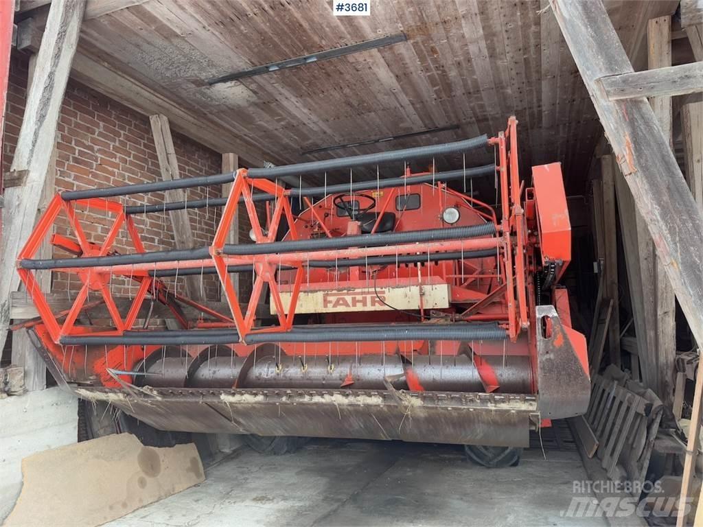 Deutz Fahr M900 Combine de secerat