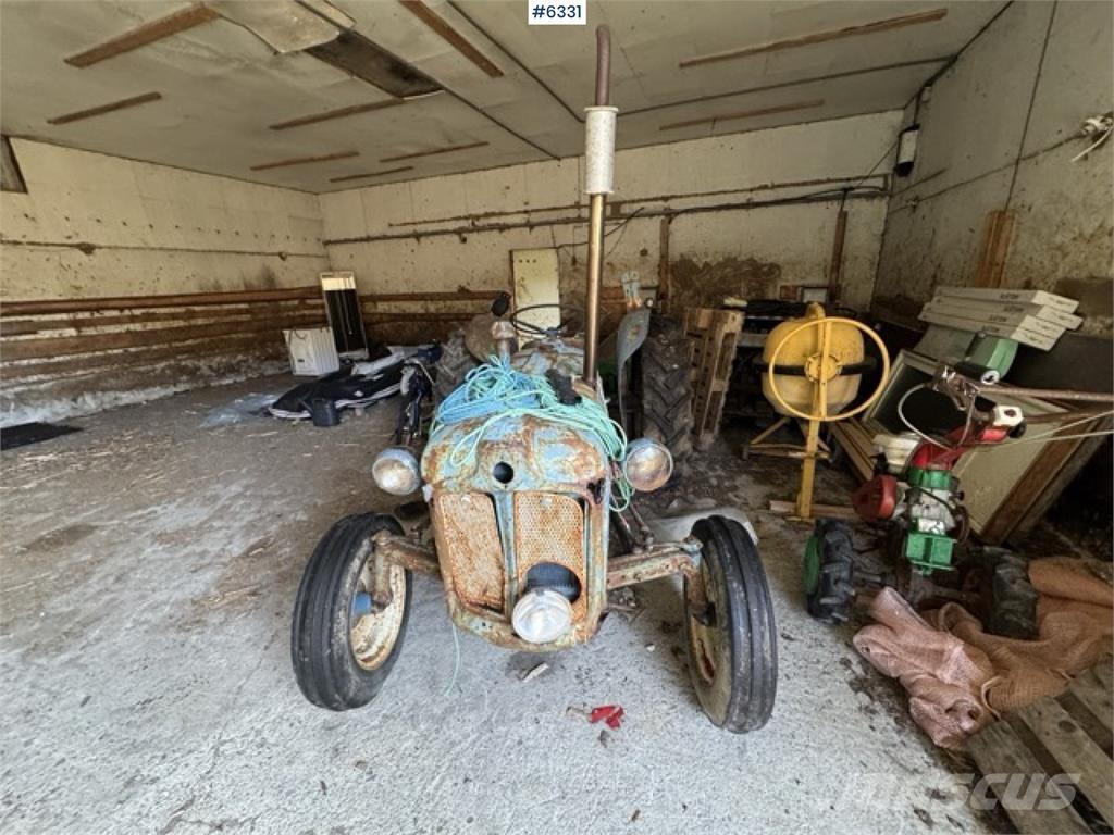 Fordson Dexta Tractoare
