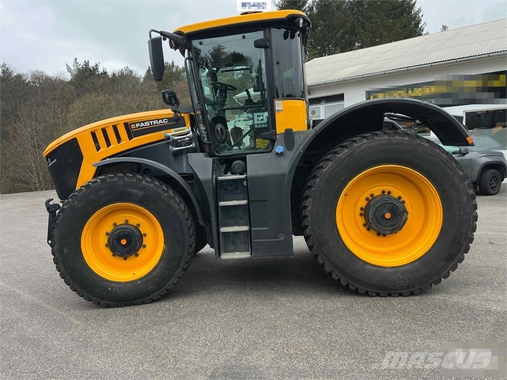 JCB Fastrac 8330 Tractoare