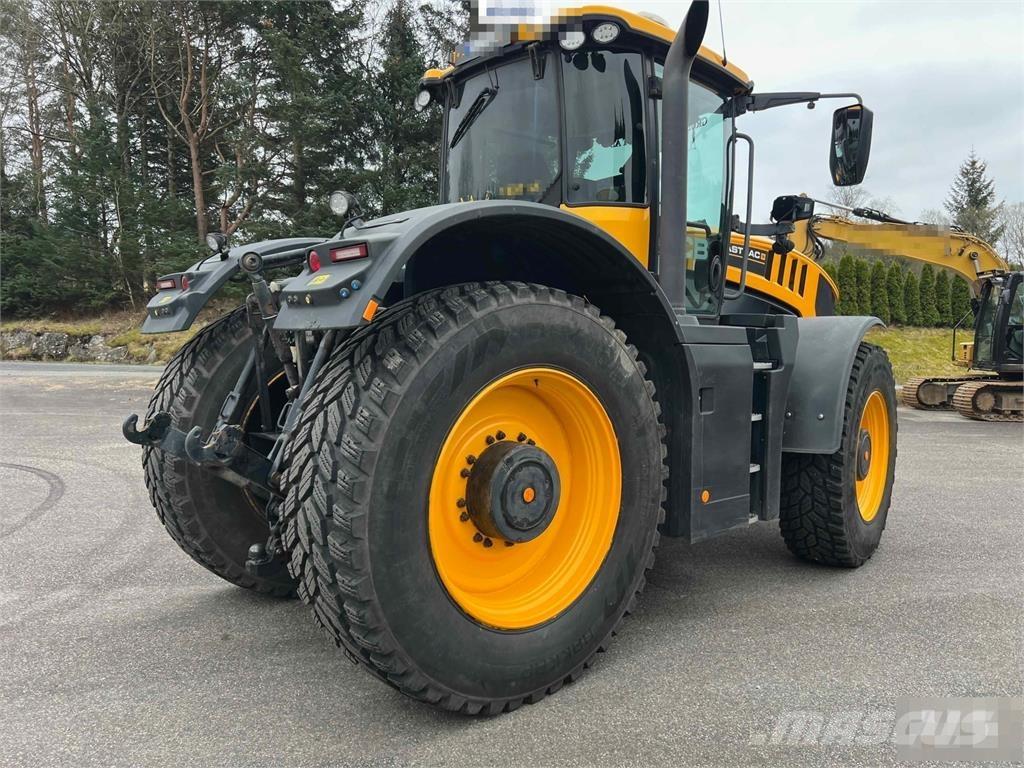 JCB Fastrac 8330 Tractoare