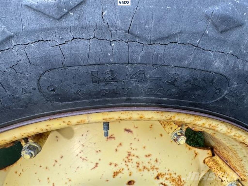 John Deere 1630 Tractoare