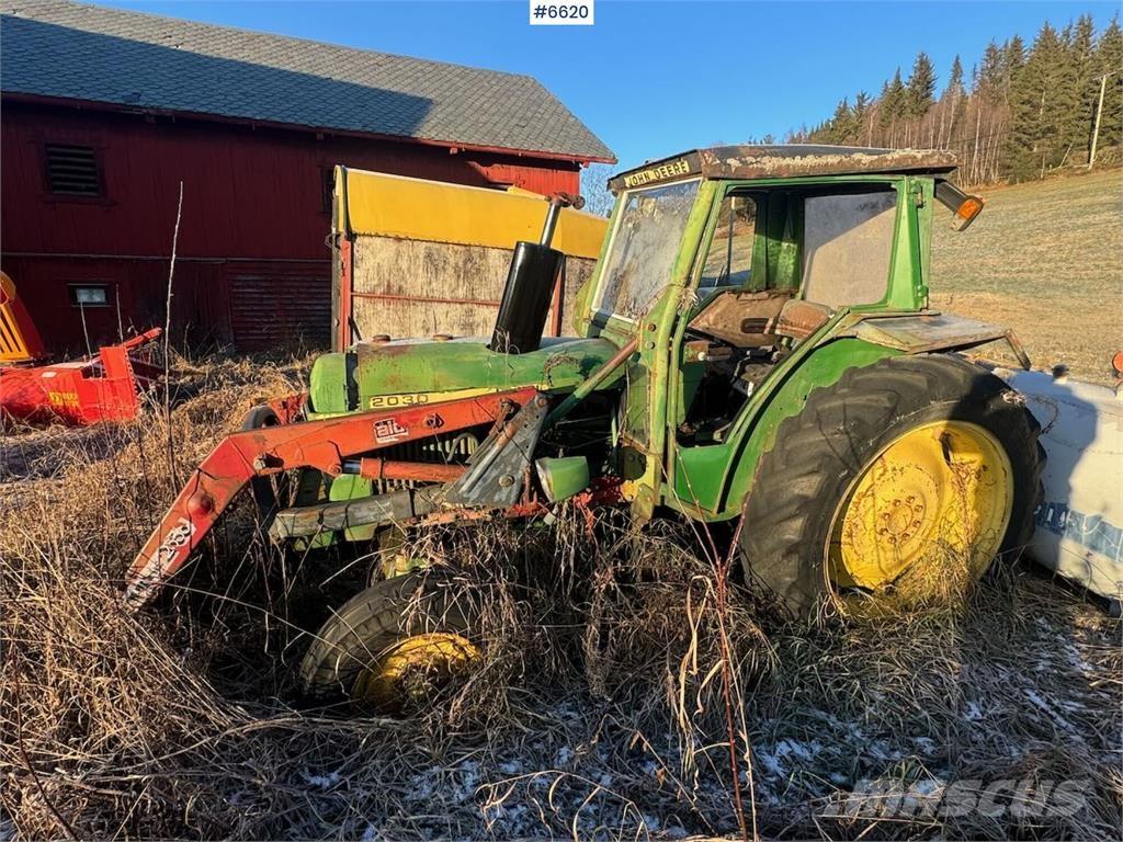 John Deere 2030 Tractoare