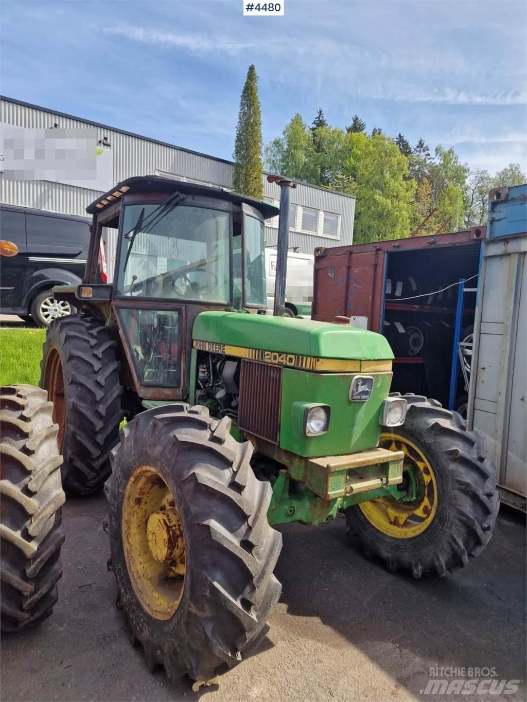 John Deere 2040 Tractoare