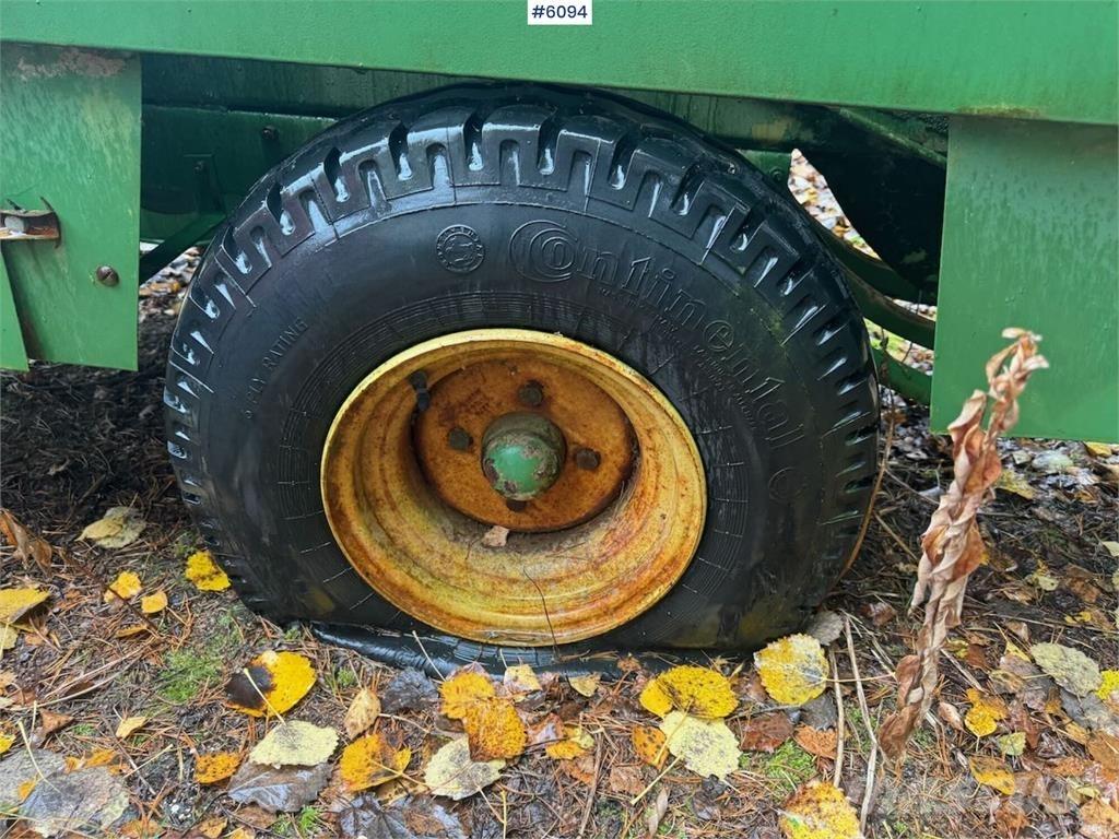 John Deere 332 Alte echipamente pentru recoltat
