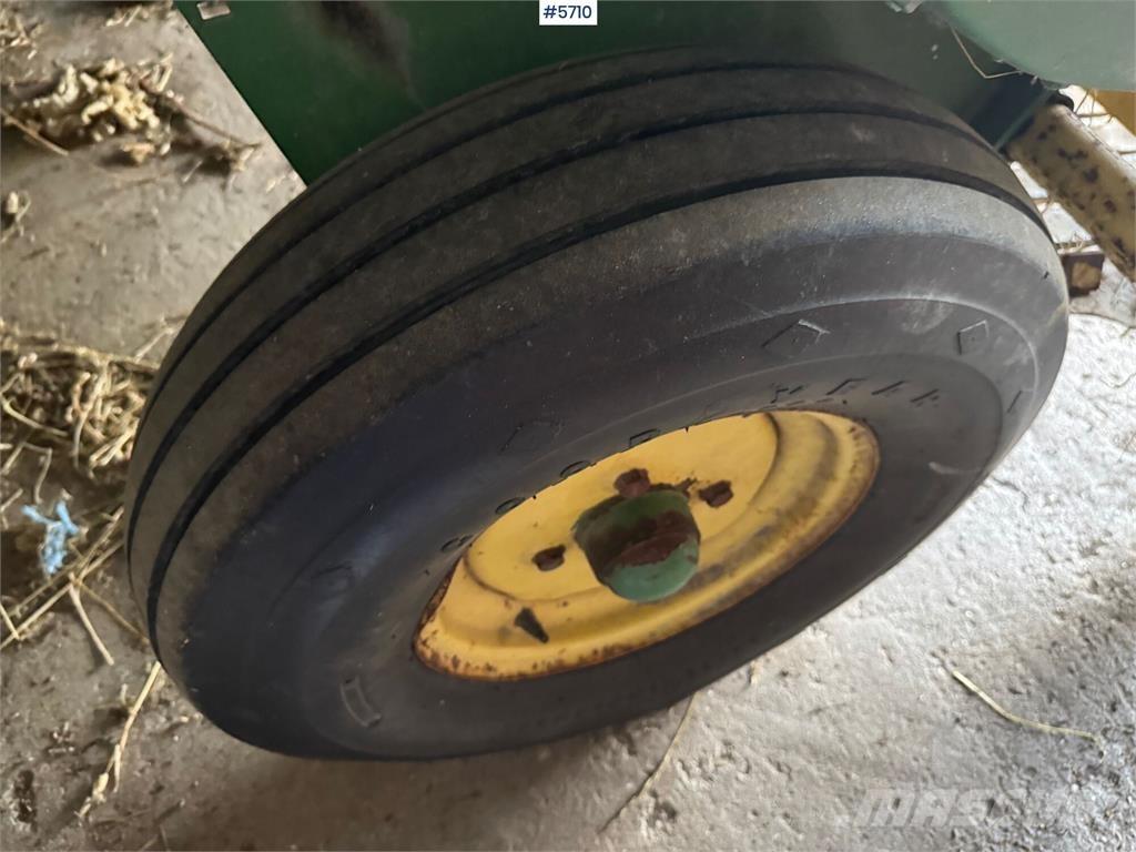 John Deere 336 Alte echipamente pentru recoltat