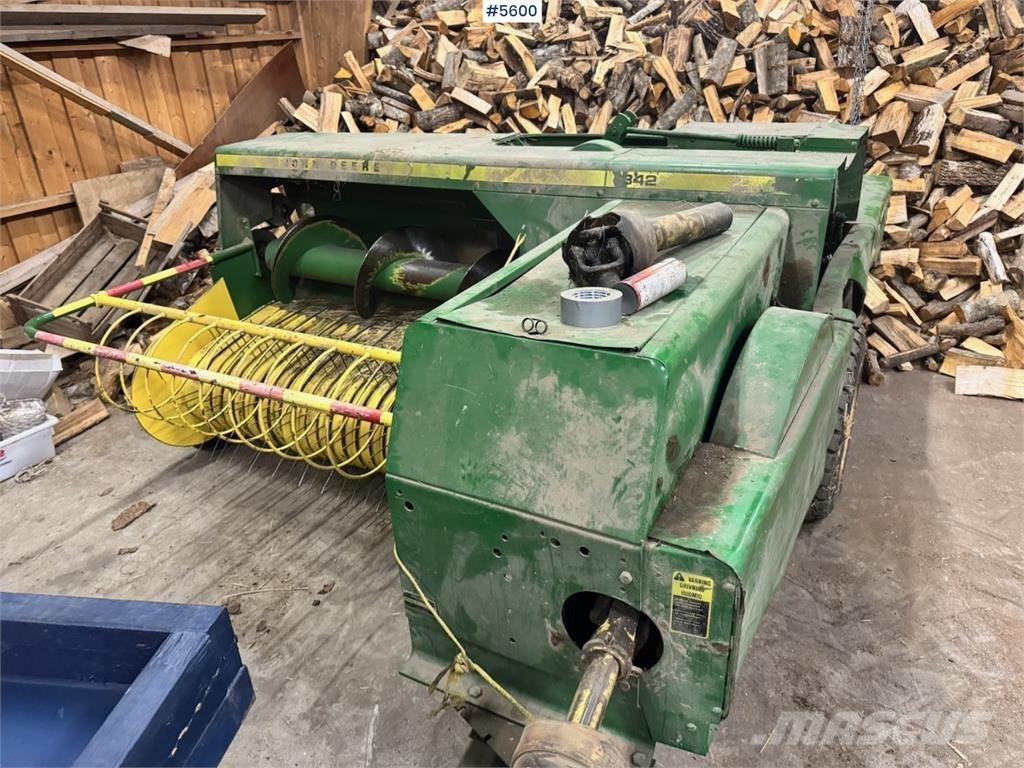 John Deere 342 Alte echipamente pentru recoltat