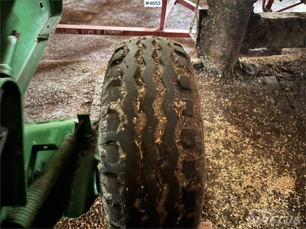 John Deere 545 Alte echipamente pentru recoltat