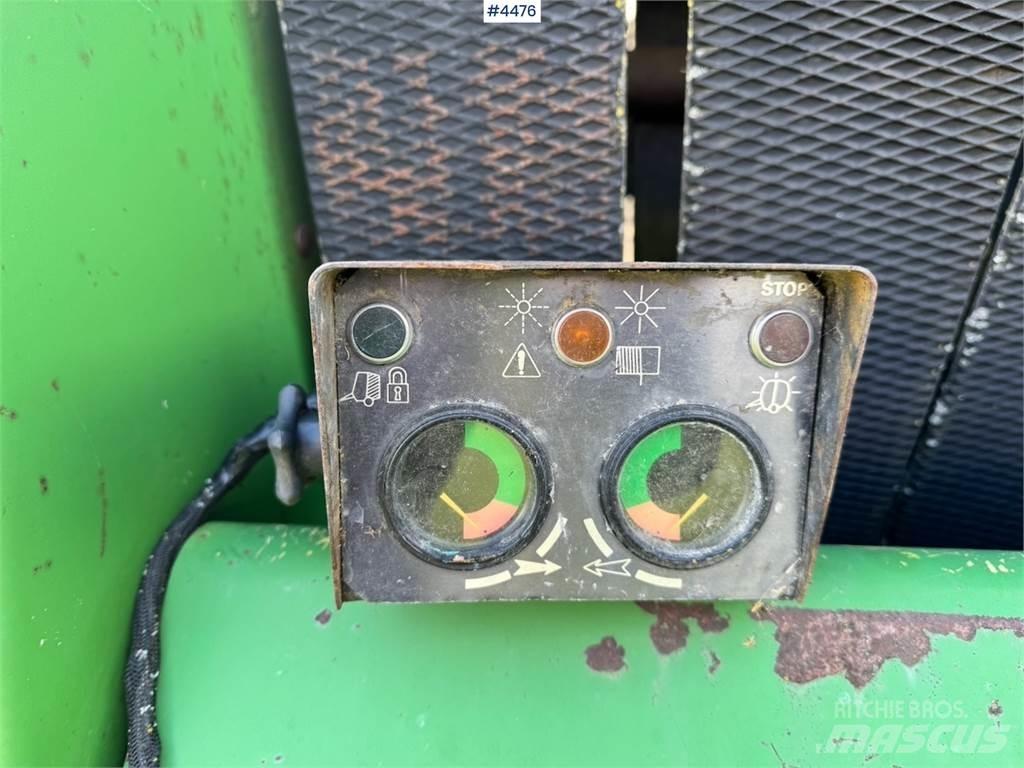John Deere 550 Alte echipamente pentru nutret