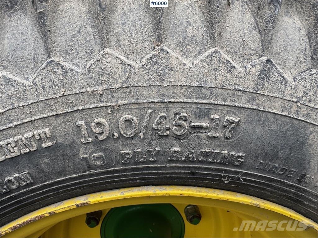 John Deere 590 Alte echipamente pentru recoltat