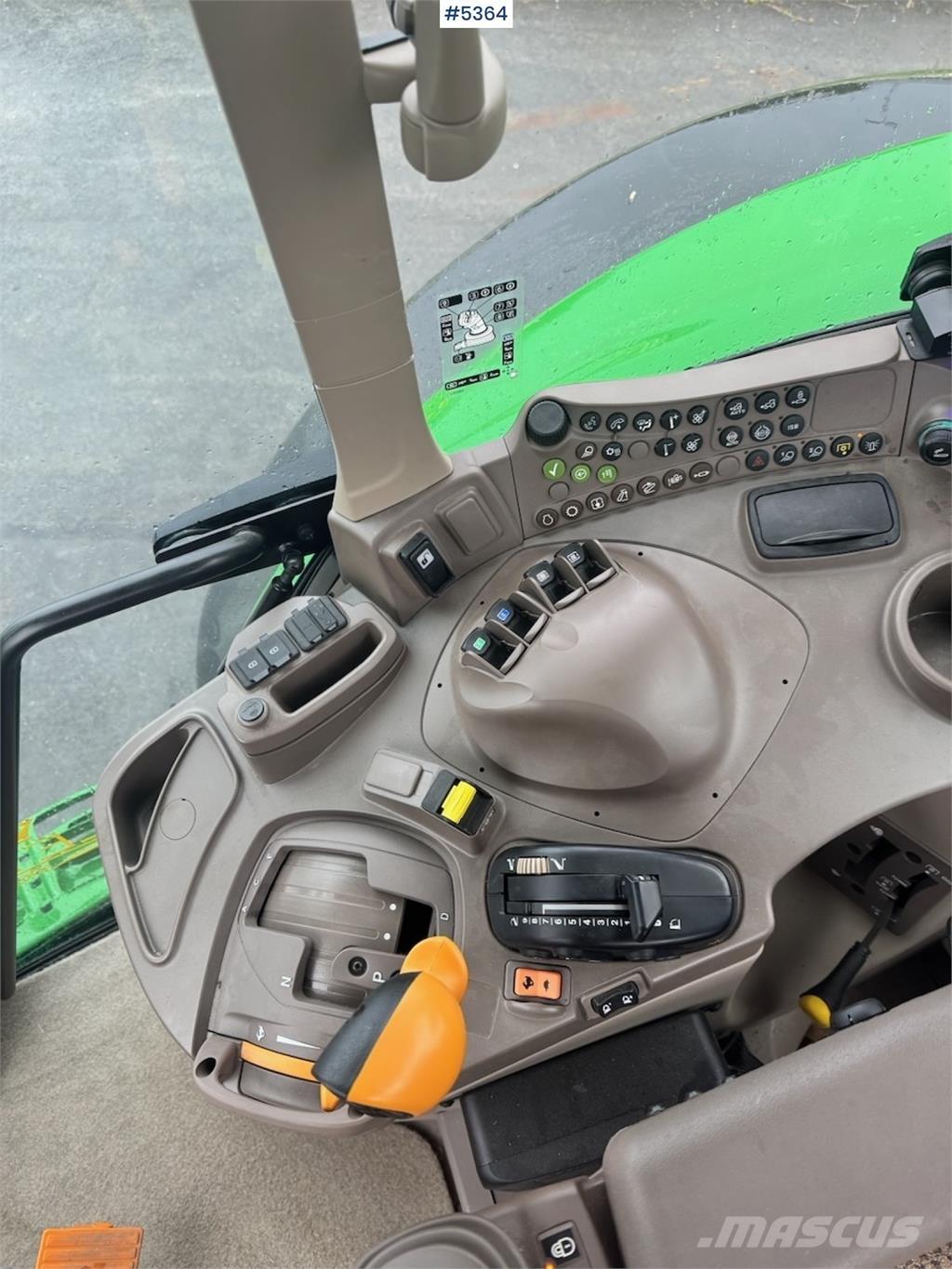 John Deere 6155M Tractoare