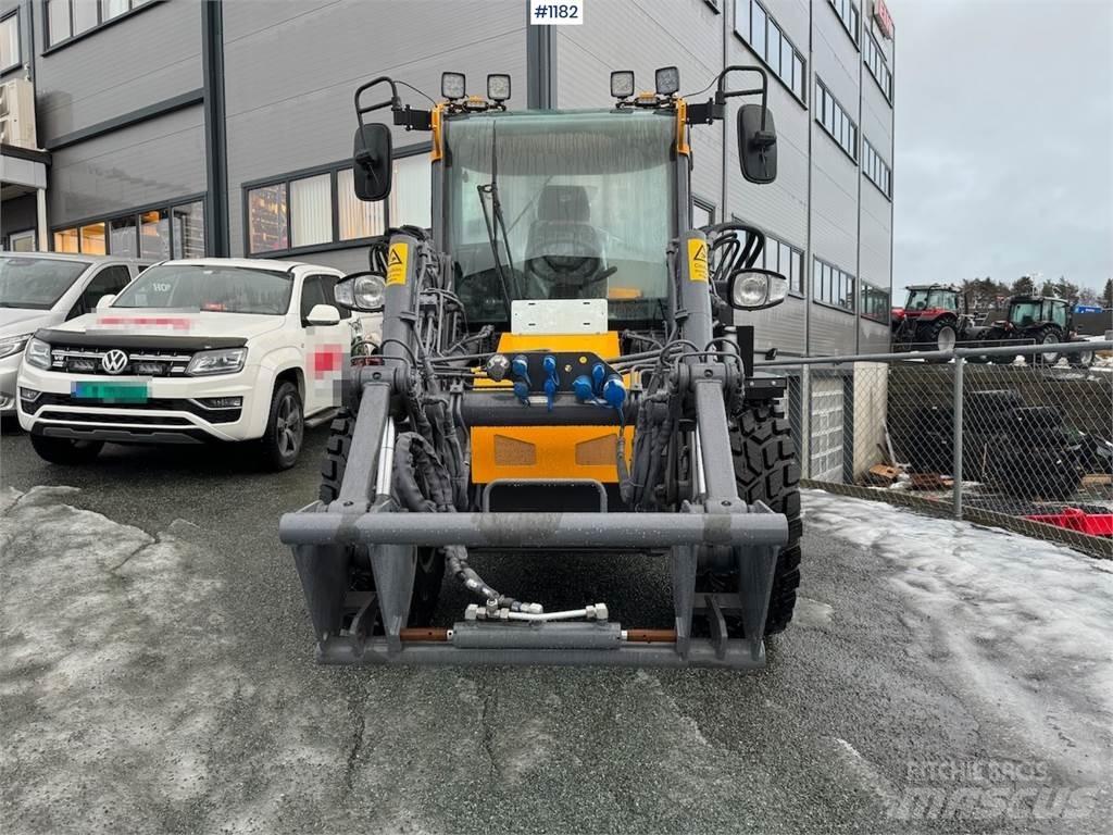 LM Trac 587 Incarcatoare multifunctionale