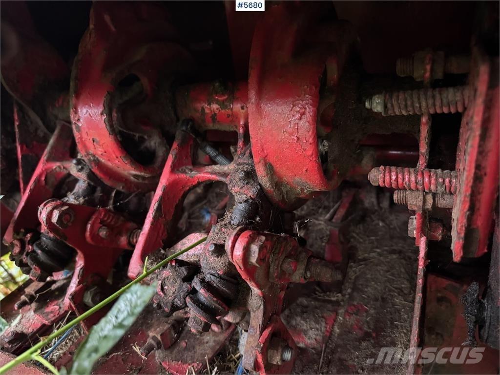 New Holland 268 Alte echipamente pentru recoltat