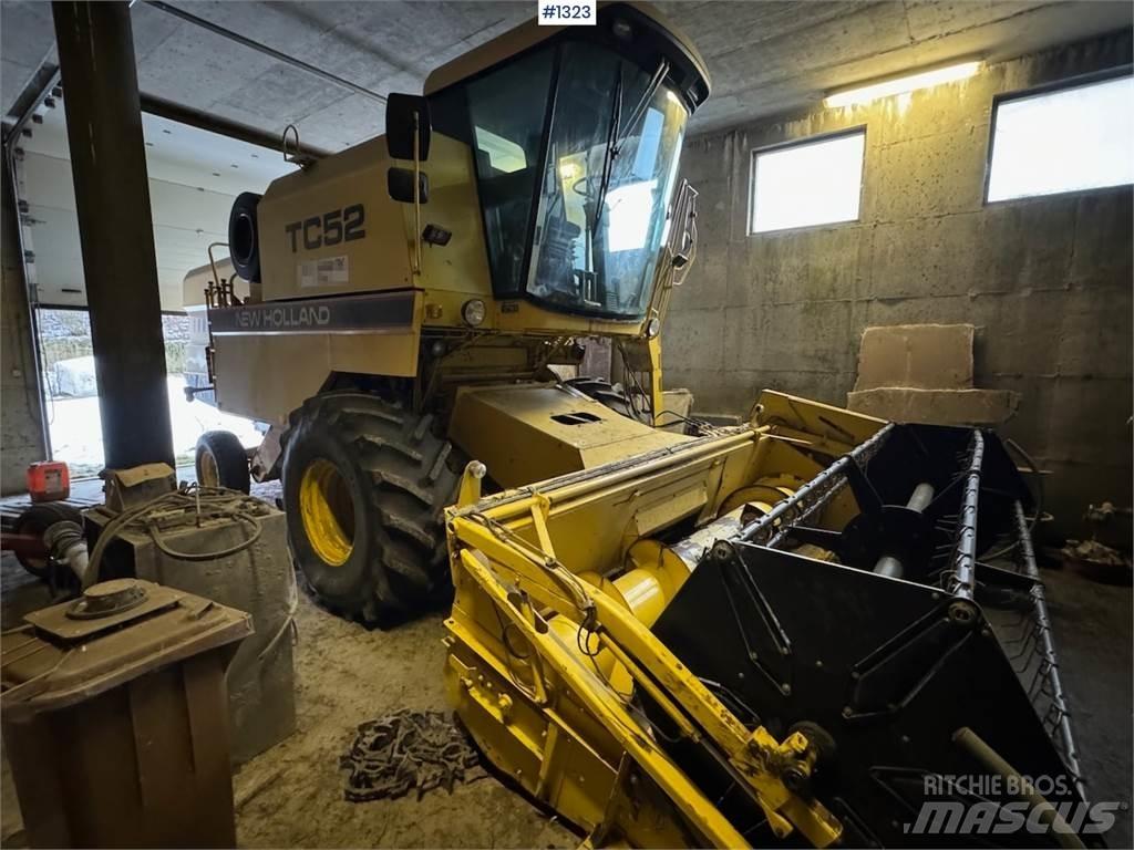 New Holland TC52 Combine de secerat